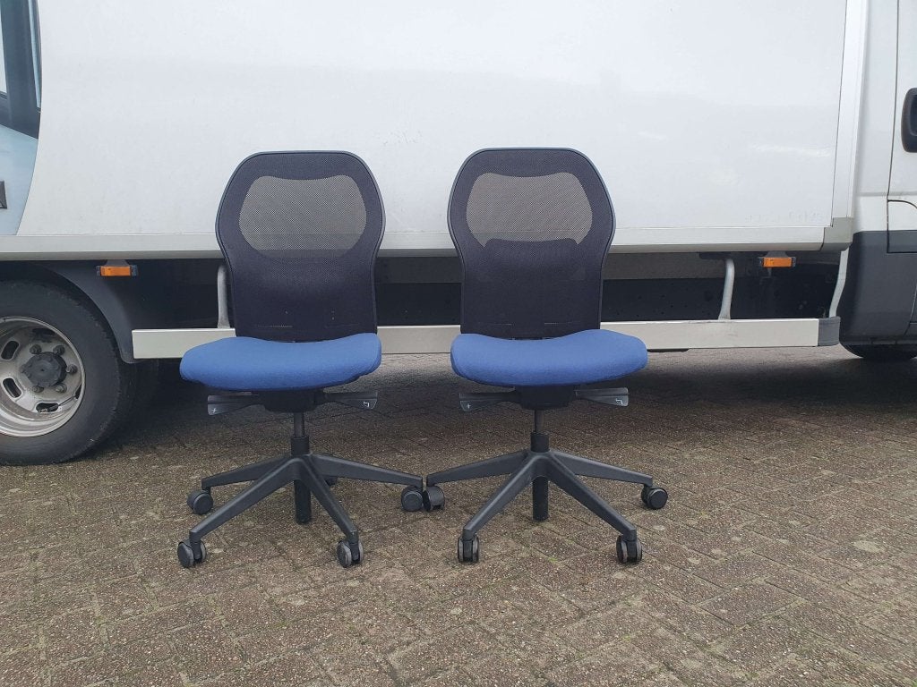 Ahrend 160 bureaustoel mesh blauw / zwart (laatste stuks), Kofferen 60, 5492 CH Sint-Oedenrode, Blauw, Ophalen of Verzenden, Zo goed als nieuw