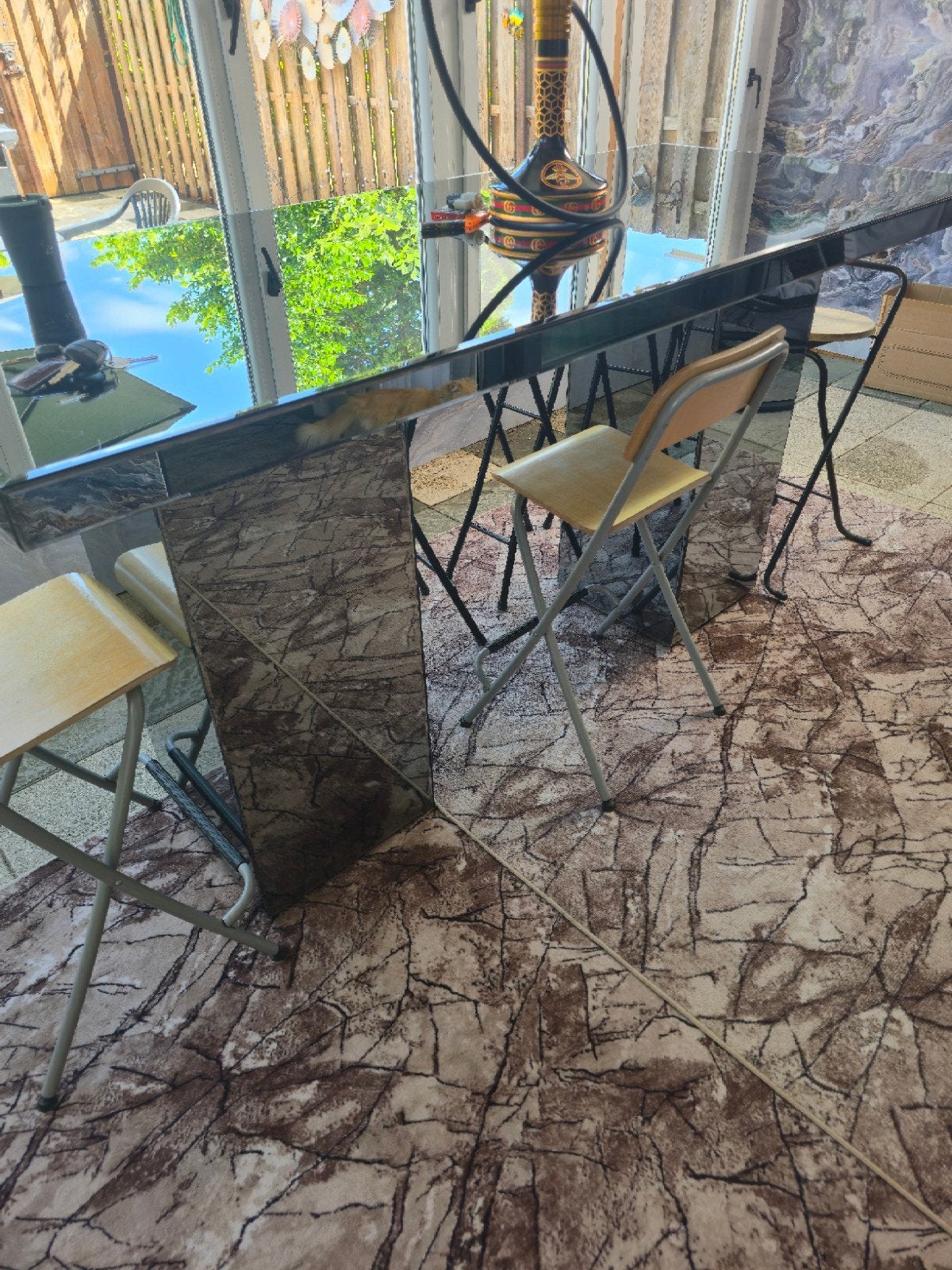 Moderne spiegelende bartafel met glazen blad, Ophalen, Gebruikt
