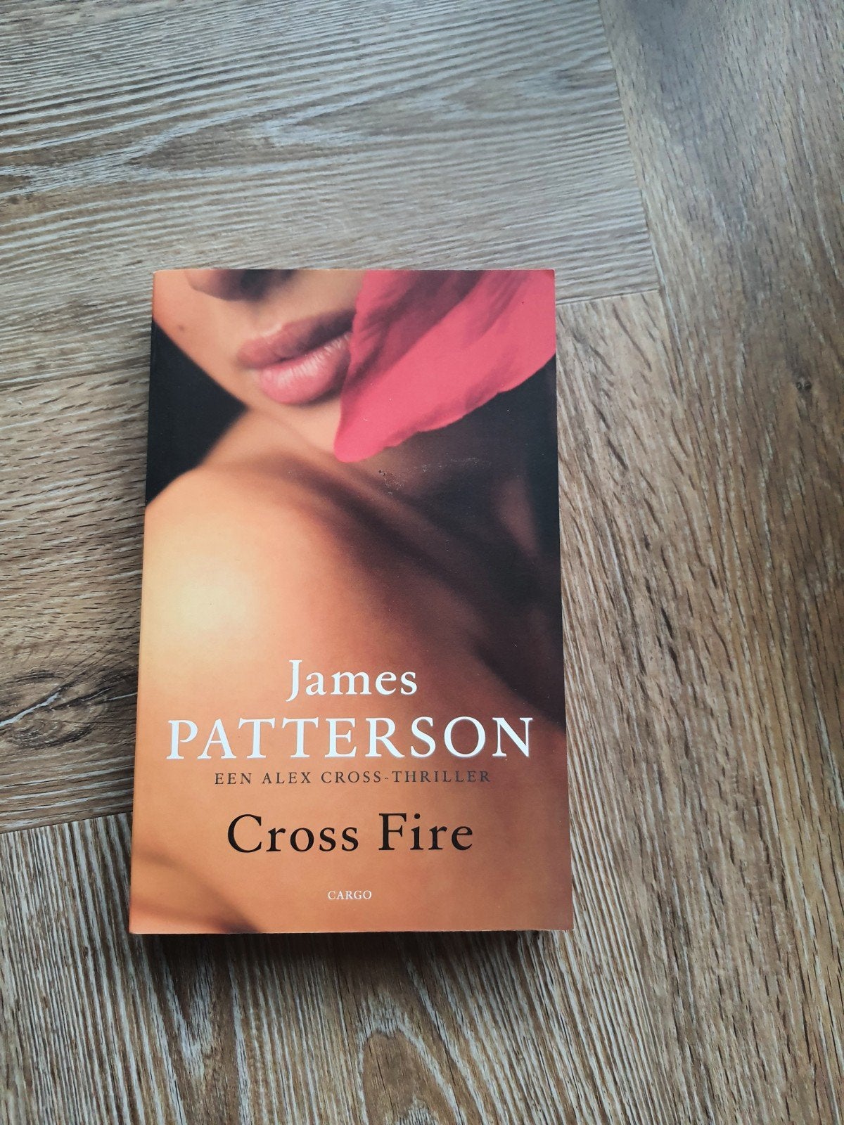 Nieuw boek crossfire, Ophalen, Nieuw