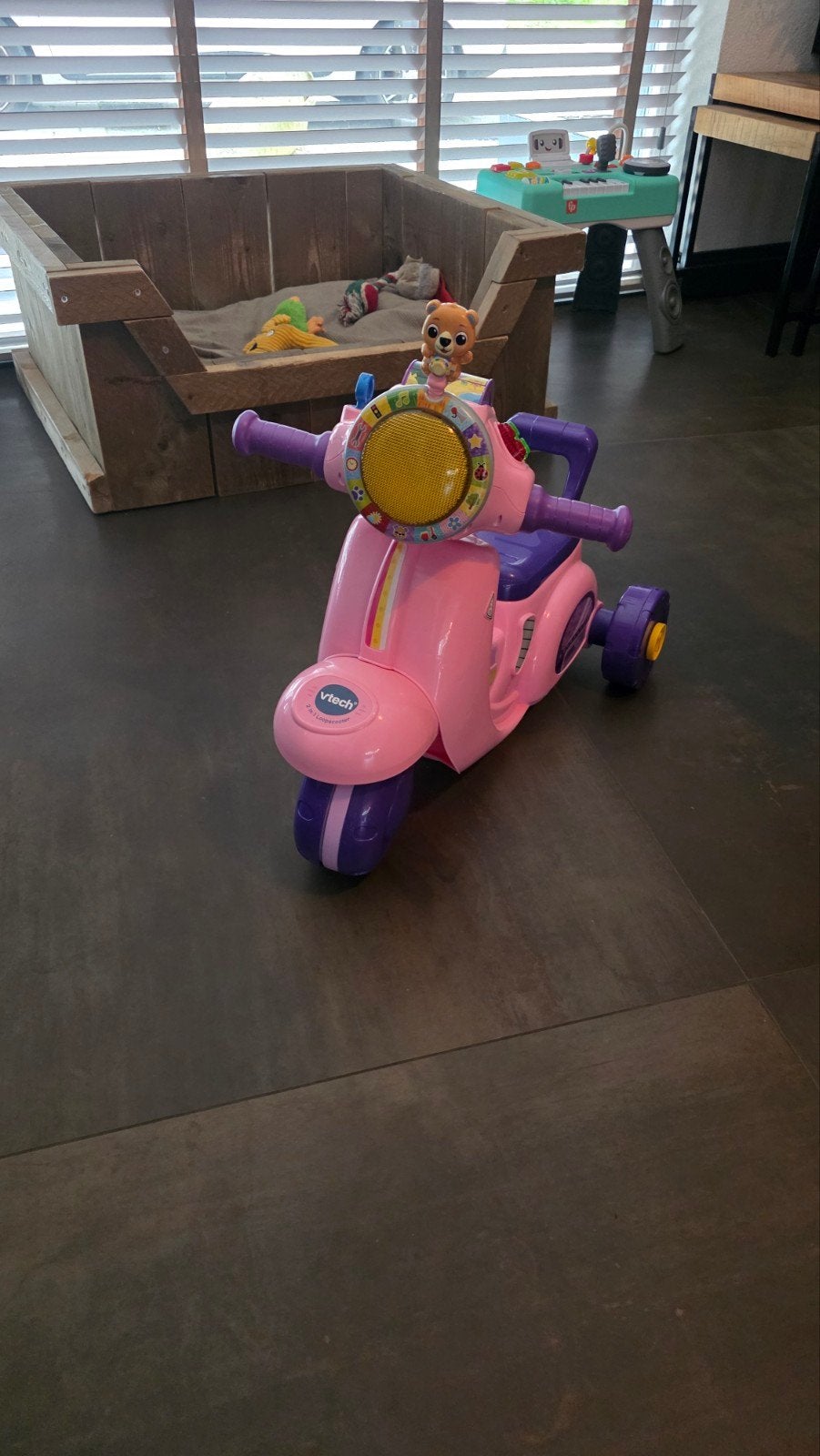 VTech Roze Scooter Loopfiets met Geluid en Licht, Kinderen en Baby's, Ophalen, Zo goed als nieuw, 6 maanden tot 2 jaar
