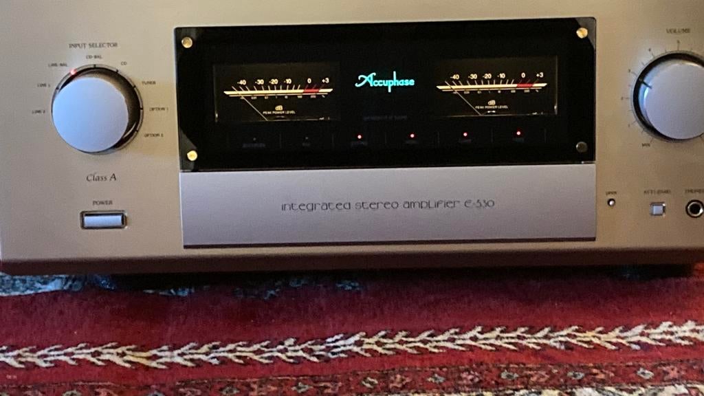 Accuphase E530  30watt klasse A, Ophalen, Zo goed als nieuw, Minder dan 60 watt, Overige merken
