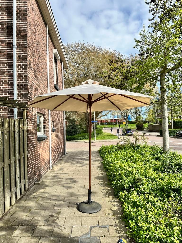 Klassieke beige parasol te koop, Ophalen, Gebruikt