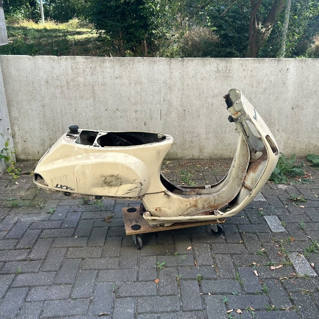 Vespa LXV50 frame, Fietsen en Brommers, Brommeronderdelen | Scooters, Ophalen, Frame, Gebruikt, .