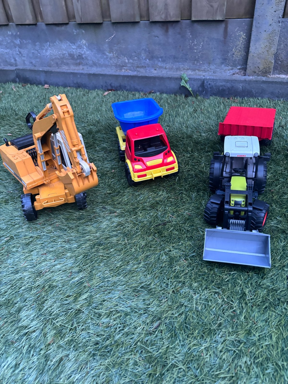 Speelgoedvoertuigen: Graafmachine, Kiepwagen, Tractor, Ophalen, Gebruikt