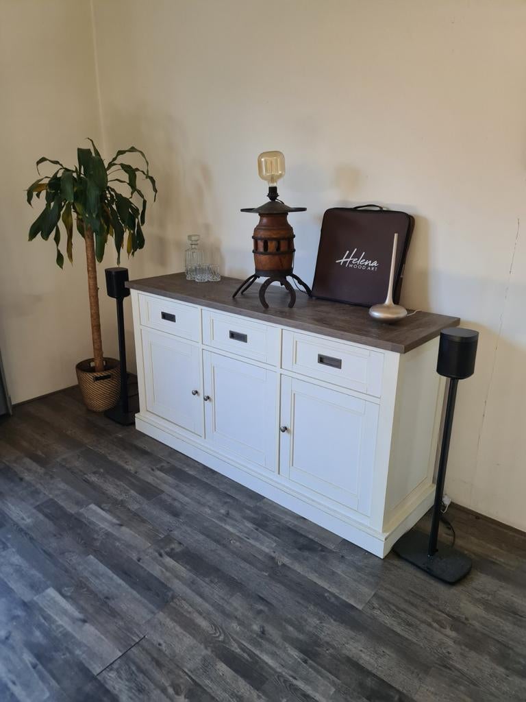 Dressoirkast, Ophalen