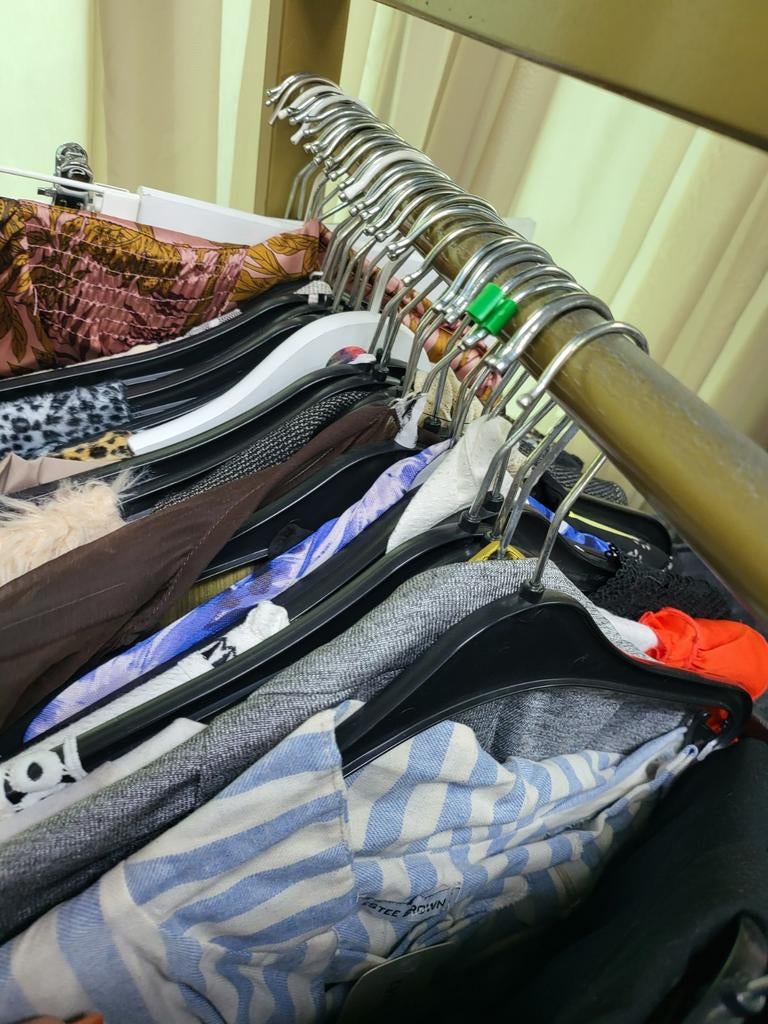 Partij nieuwe merkkleding mix Vanaf 50 st Dames heren kids, Kleding | Heren, Ophalen of Verzenden, Zo goed als nieuw, Overige maten