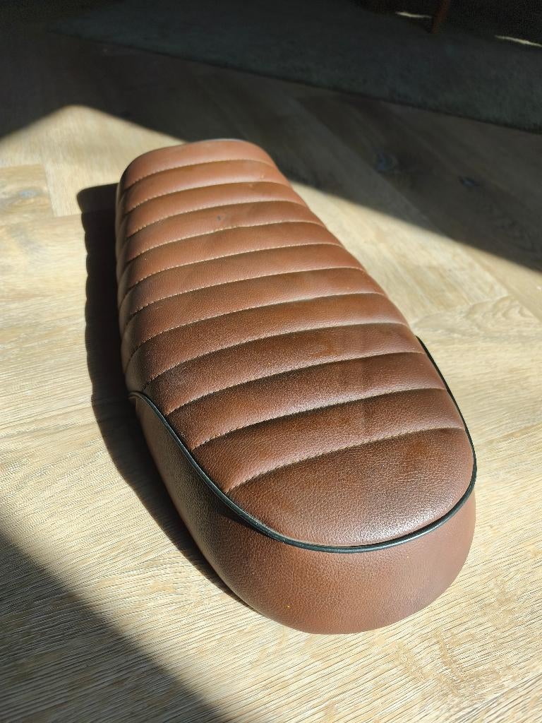 Caferacer zadel nieuw., Motoren, Ophalen of Verzenden