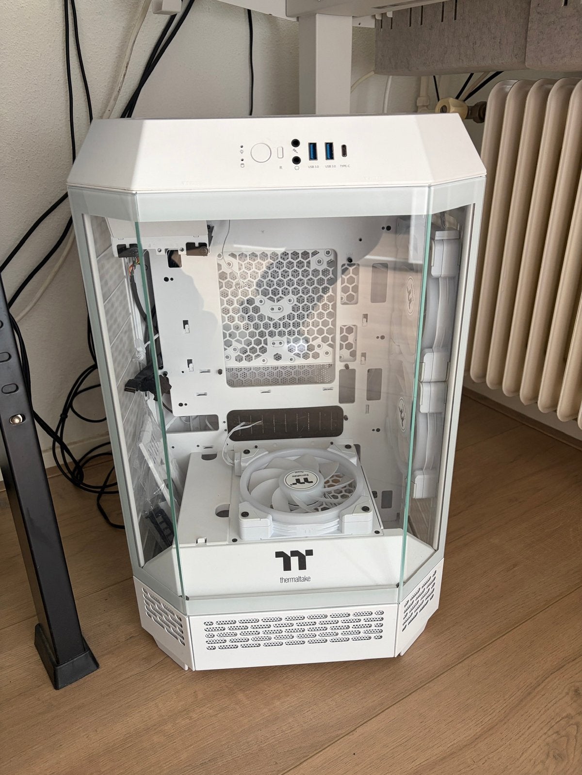 Thermaltake The Tower 300 behuizing met 3x Swafan EX14 ARGB, Ophalen, Zo goed als nieuw