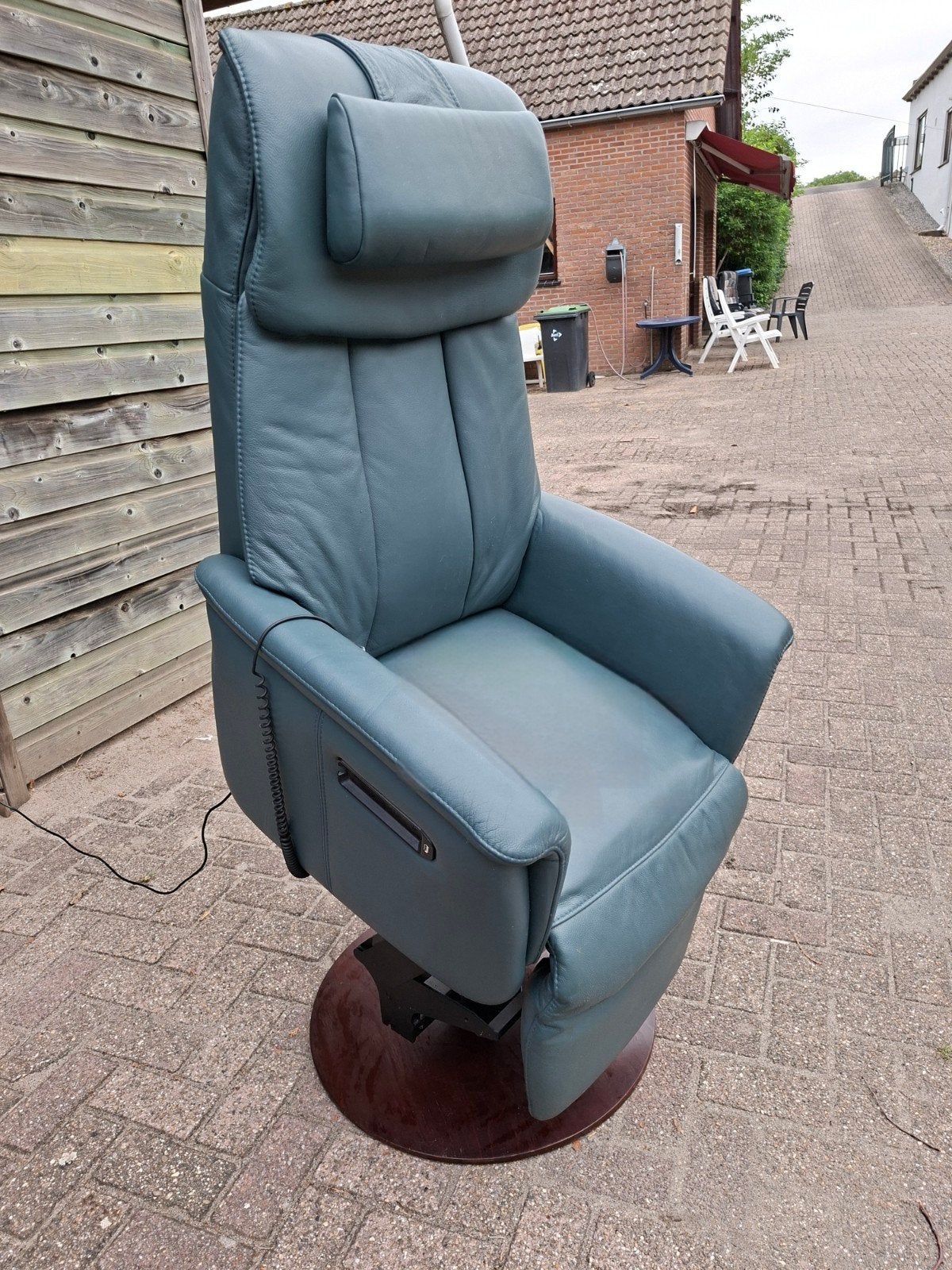 Zeer luxe Prominent draaistoel op accu met sta op functie, Ophalen, Zo goed als nieuw, Leer, 50 tot 75 cm