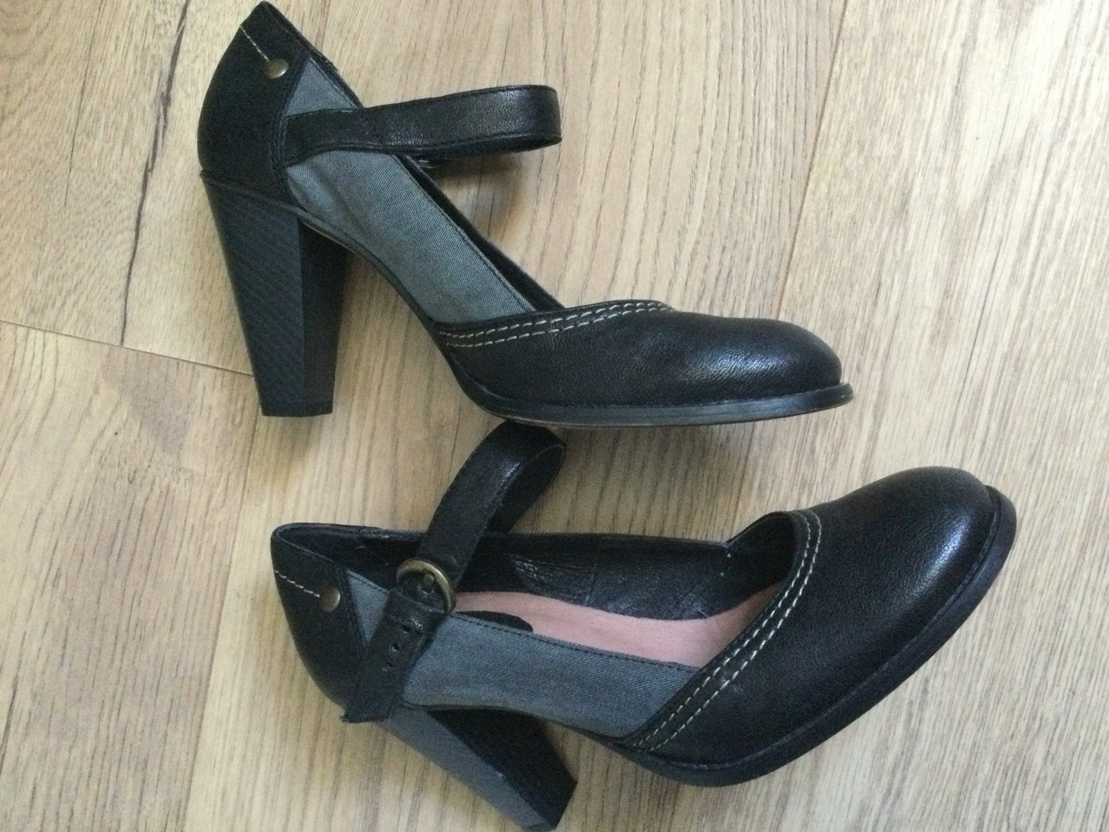 VAN DALEN NIEUWE pumps met bandje - Maat 38, Pumps, Ophalen of Verzenden, Zo goed als nieuw, Grijs
