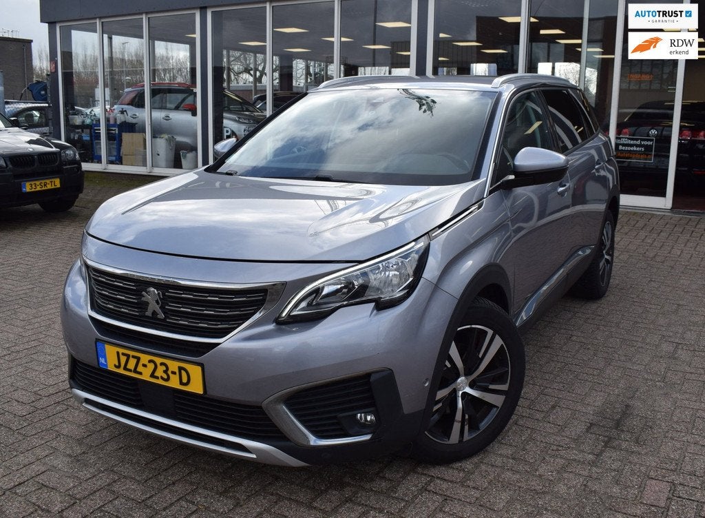 Peugeot 5008 1.2 PureTech Allure |7 PERS.|NAVI|CLIMATE CONTR, Auto's, Peugeot, Parkeersensor, Gebruikt, 1199 cc, Bedrijf