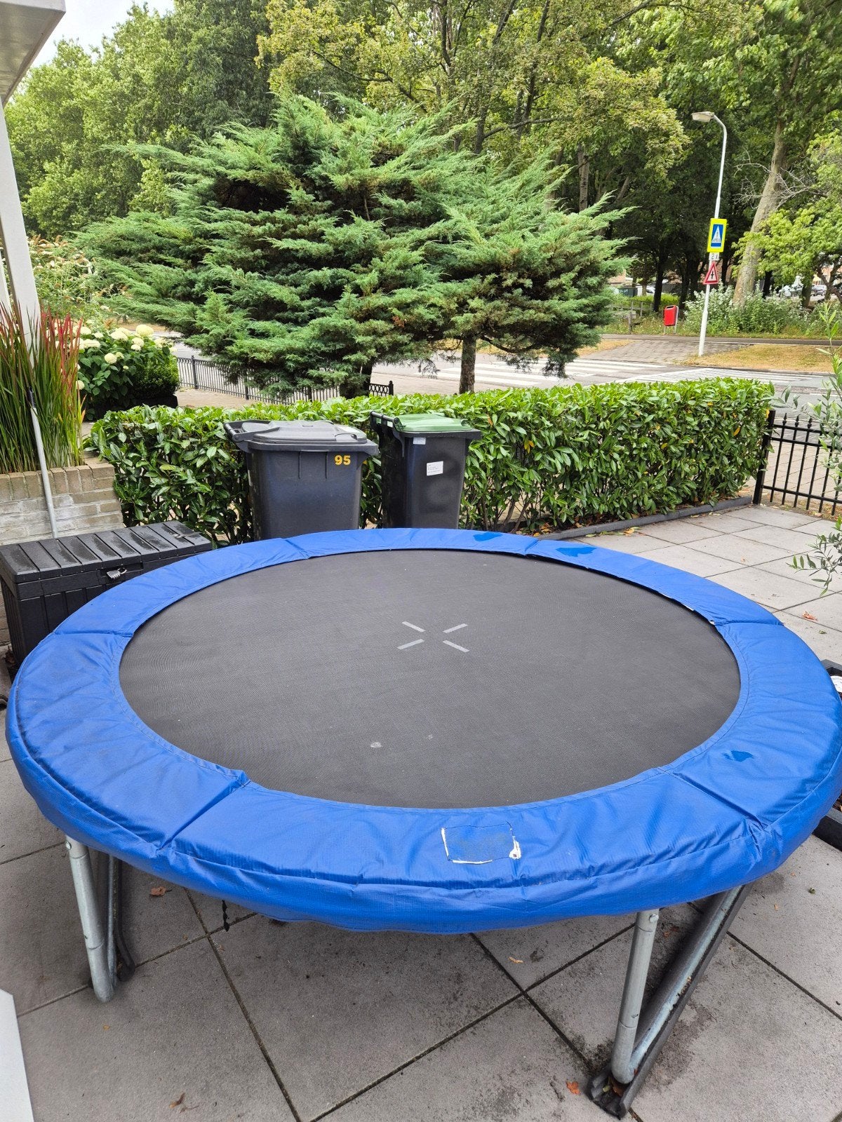 Trampoline 2.45m diameter, 60cm hoog - Goede staat, Kinderen en Baby's, Speelgoed | Buiten | Trampolines, Ophalen