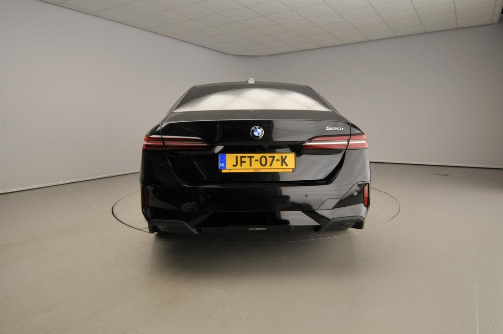 BMW 5 Serie Sedan 520i | M-Sportpakket | LED | Navigatie | S, Auto's, BMW, Automaat, 1998 cc, Achterwielaandrijving, Gebruikt