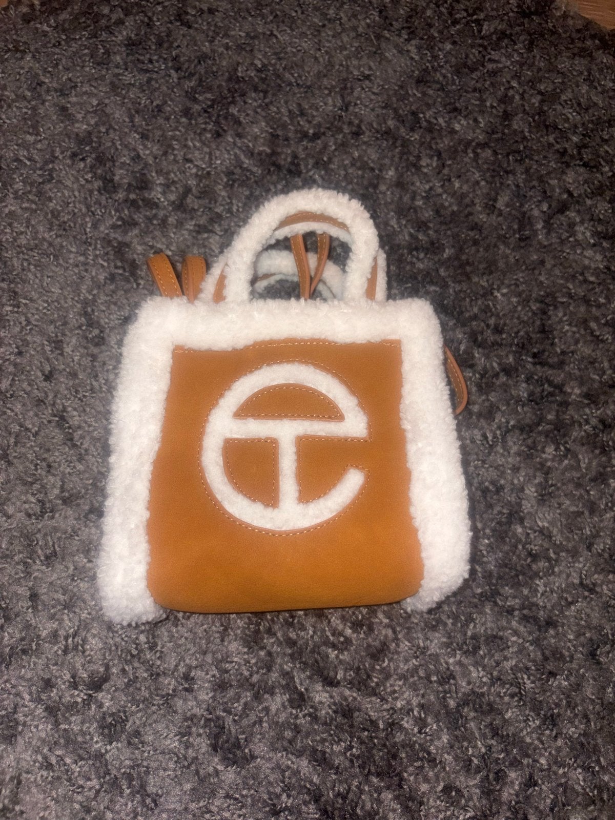 UGG x Telfar Shopper Tasje - Bruin/Wit, Ophalen of Verzenden, Zo goed als nieuw, Bruin, Shopper