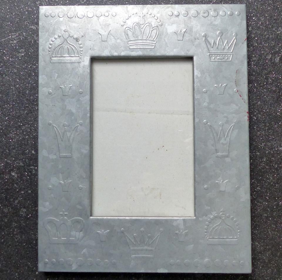 Metalen fotolijst staand model met kroontjes, Minder dan 50 cm, Gebruikt, Metaal of Aluminium, Ophalen of Verzenden