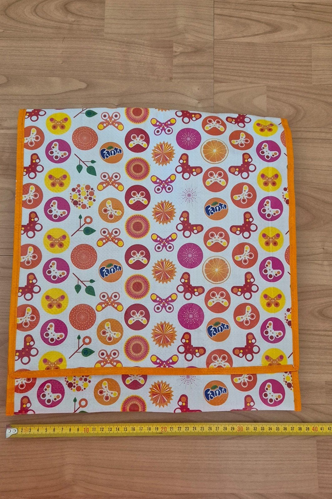 Nieuwe kleurrijke fietstas met vlinders en Fanta-logo, Ophalen of Verzenden, Nieuw, Onbekend