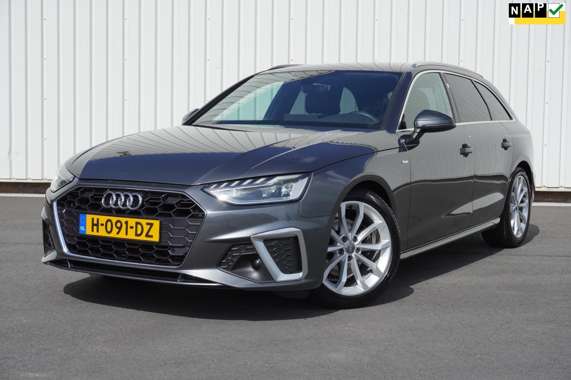 Audi A4 Avant 35 TFSI Launch edition Sport | Airco | Virt. c, Auto's, Dealer onderhouden, Gebruikt, 4 cilinders, Origineel Nederlands