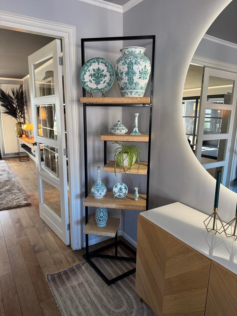 Loods5 hoekkast met stalen poten en bamboe planken, Ophalen, Zo goed als nieuw