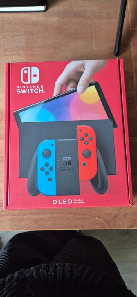 Nintendo Switch OLED - Nieuw in doos, ongeopend, Spelcomputers en Games, Spelcomputers | Nintendo Switch, Ophalen of Verzenden