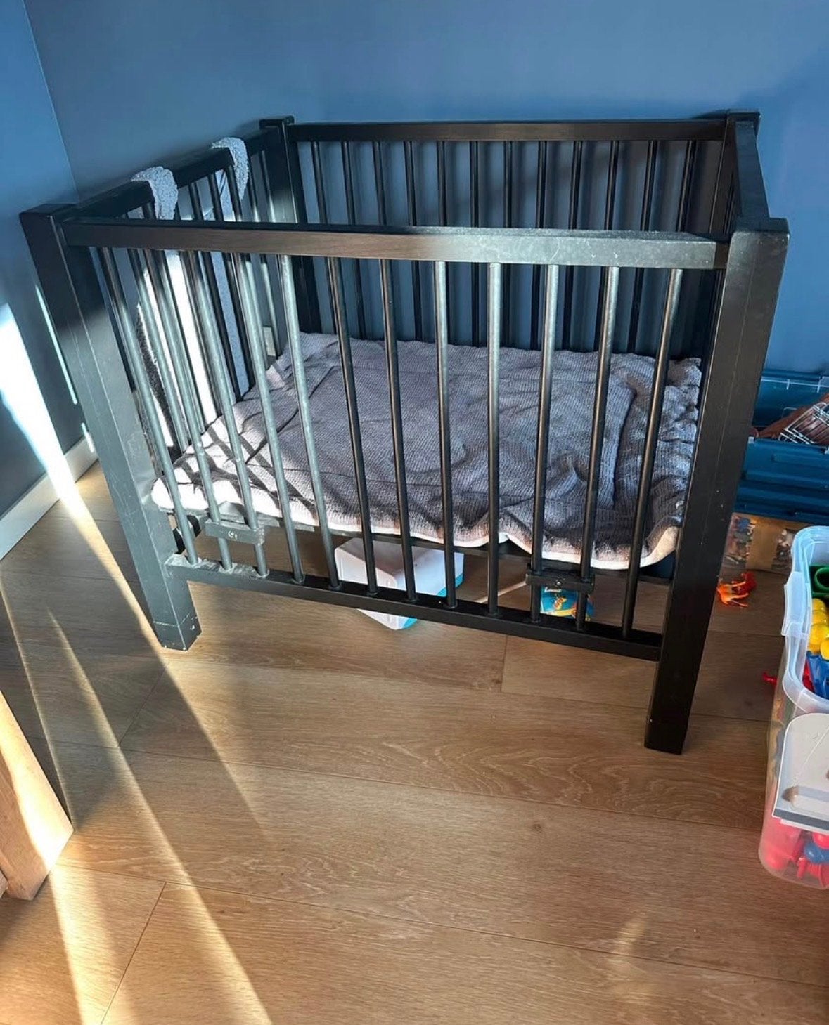 Zwarte baby box, Ophalen, Gebruikt, In hoogte verstelbaar