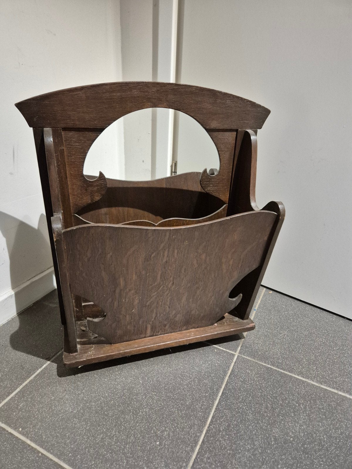 antieke krantenbak, Huis en Inrichting, Gebruikt, Onbekend, Ophalen of Verzenden, Onbekend