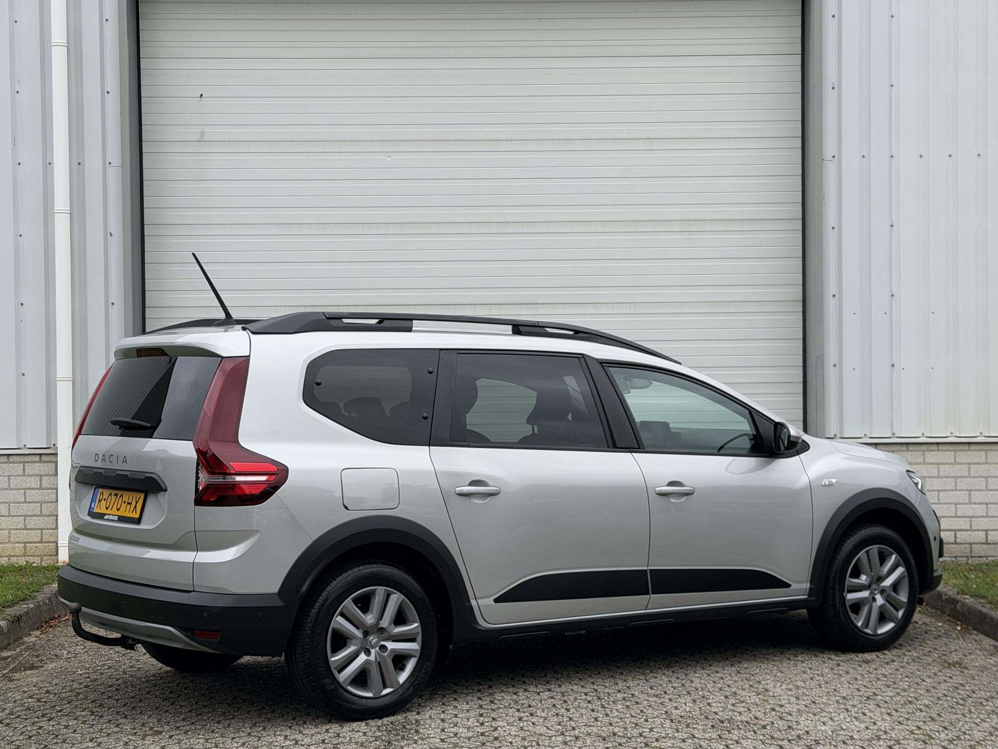 Dacia Jogger 1.0 TCe 100 Bi-Fuel Extreme 7p / Trekhaak / Dea, Auto's, Voorwielaandrijving, Gebruikt, Euro 6, 7 stoelen