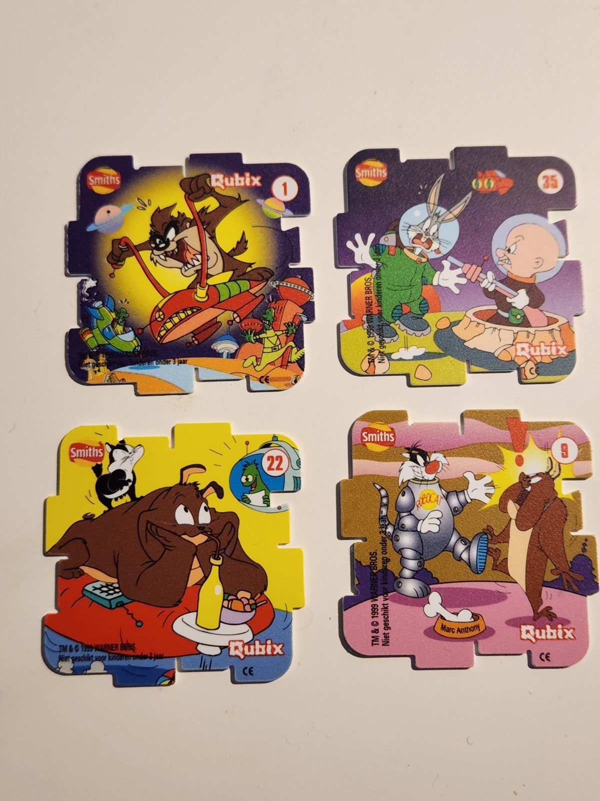 Looney Tunes Qubix - Smiths, Verzamelen, Flippo's, Ophalen of Verzenden, Looney Tunes, Losse flippo's