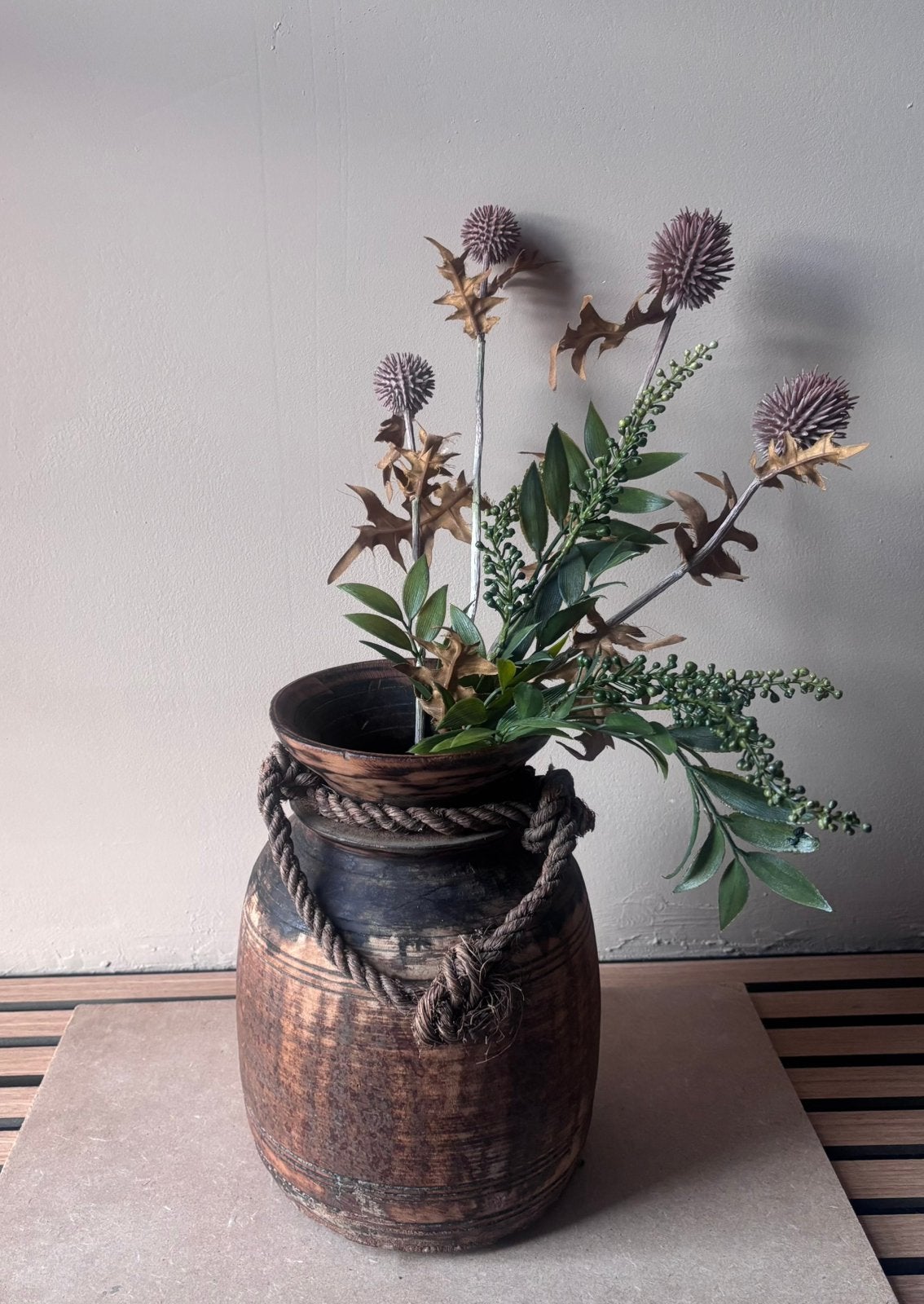 Authentieke Nepalese houten pot met origineel touw, Overige typen, Www.discountfashioncorner.nl, Info@discountfashioncorner.nl