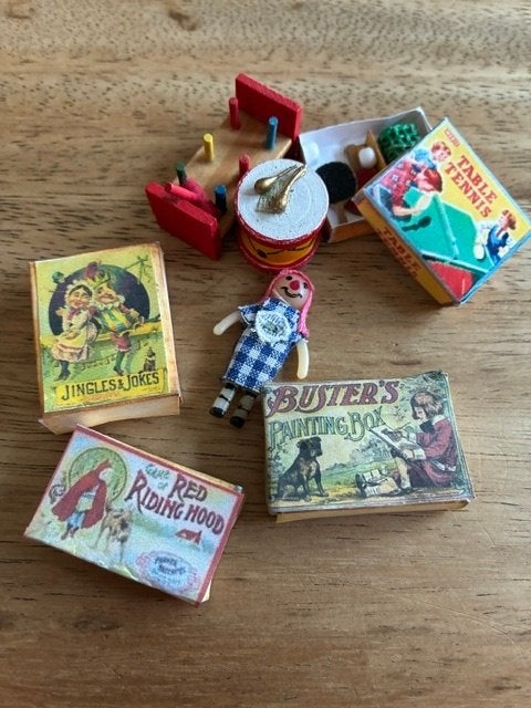 Poppenhuis gezelschapsspellen, Ophalen of Verzenden, Zo goed als nieuw, Poppenhuis