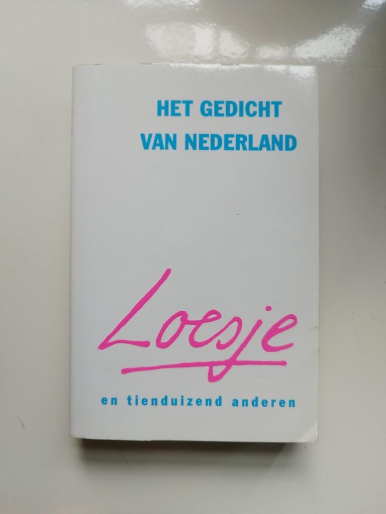 Loesje,
Bladzijdes zijn ietwat vergeeld, Boeken, Ophalen of Verzenden, Gelezen