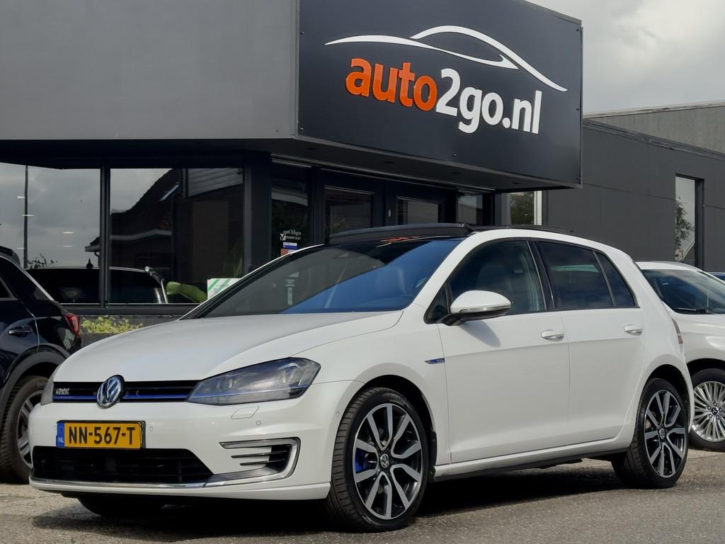 Volkswagen Golf 1.4 TSI GTE AUT6 PANODAK VOL-LEDER NAVI CAME, Gebruikt, Euro 6, 4 cilinders, Wit