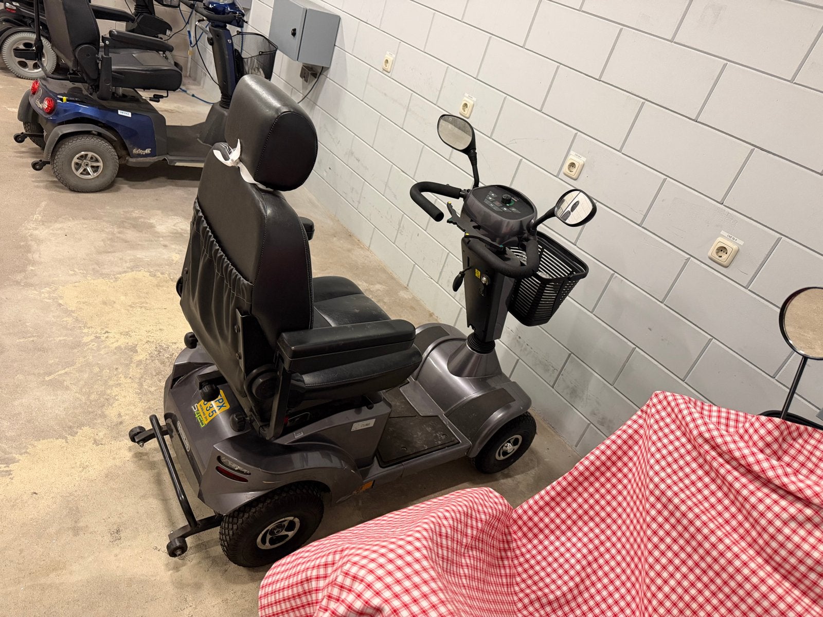 Sterling S425 4-wiel scootmobiel – nieuwe accu – rijdt goed, Ophalen, Zo goed als nieuw, 16 km/u of meer, 46 km of meer