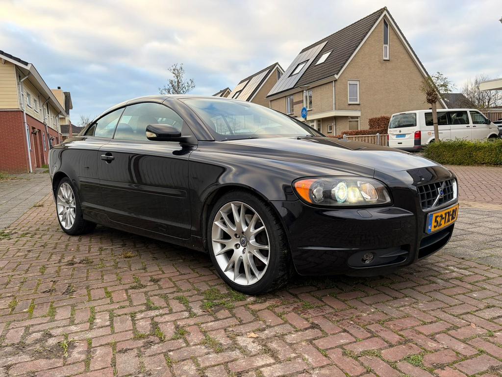 Volvo C70 2.4 D5 Summum Geartronic 2007 Zwart Cabrio Apk Vol, C70, 197 €/maand, Cabriolet, Zwart