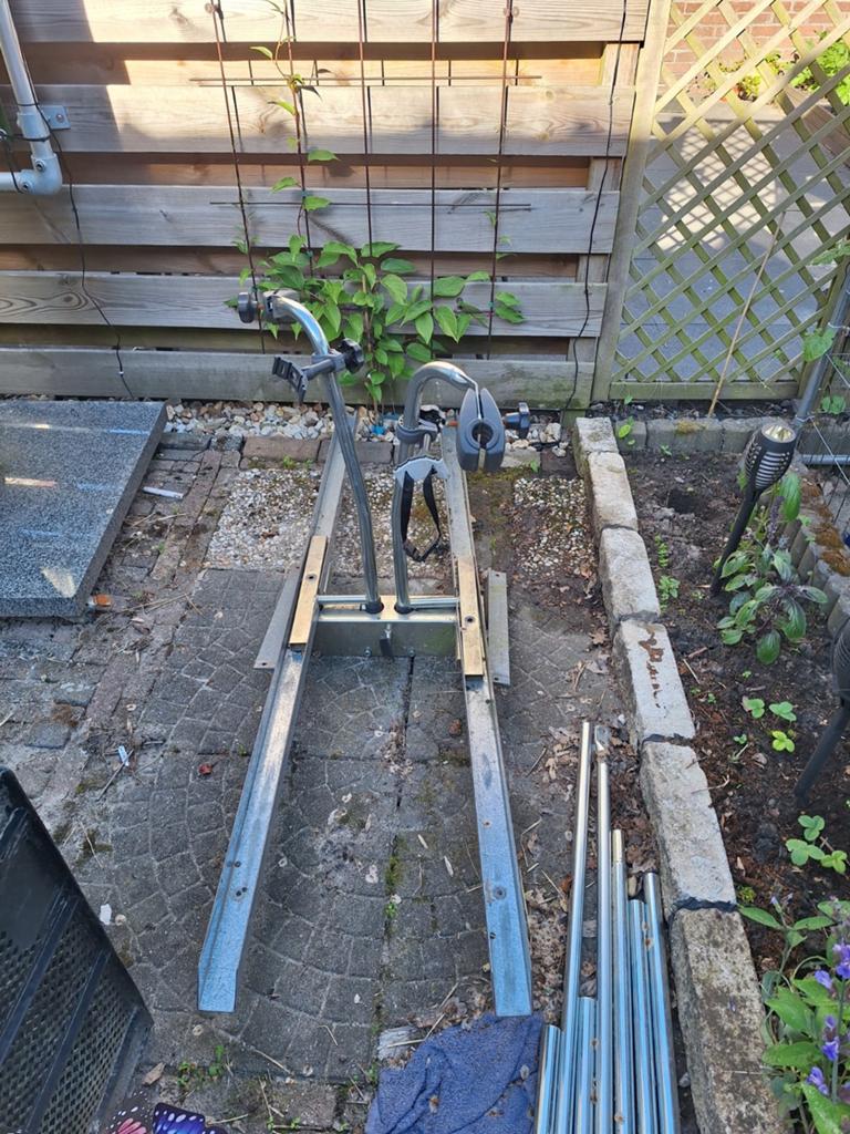 Fietsdrager voor aanhanger met deksel, Auto diversen, Fietsendragers, Ophalen of Verzenden, 2 fietsen, Gebruikt, Fietsendrager-accessoire