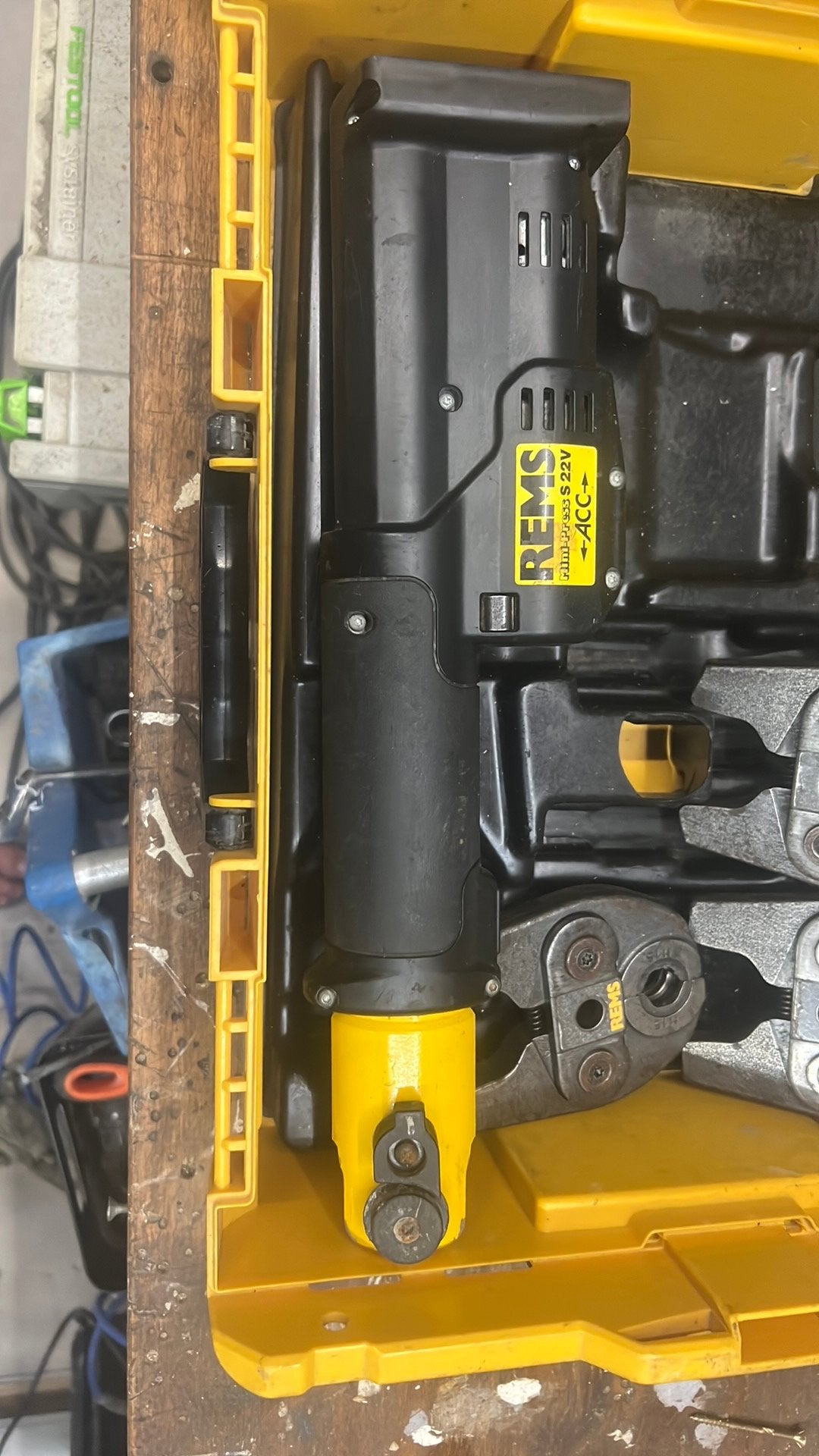 Rems Perstang Mini-Press Accu 22V recht, Ophalen of Verzenden, Zo goed als nieuw
