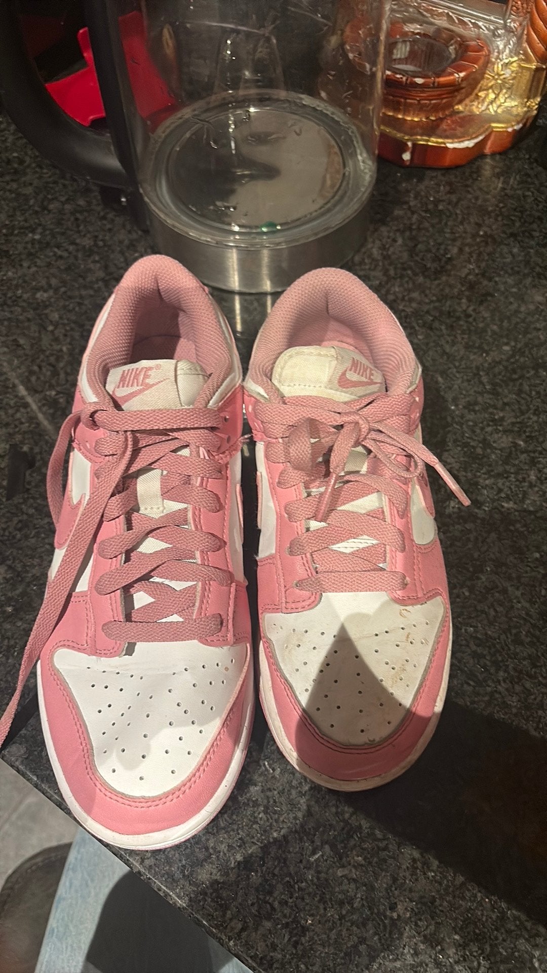 Licht roze nike schoenen, Ophalen of Verzenden, Zo goed als nieuw, Schoenen