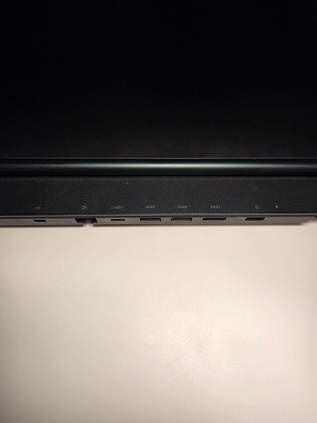 Foto 7 van Lenovo Legion 5 17IMH05 Gaming Laptop - i7-10750H, 16GB RAM