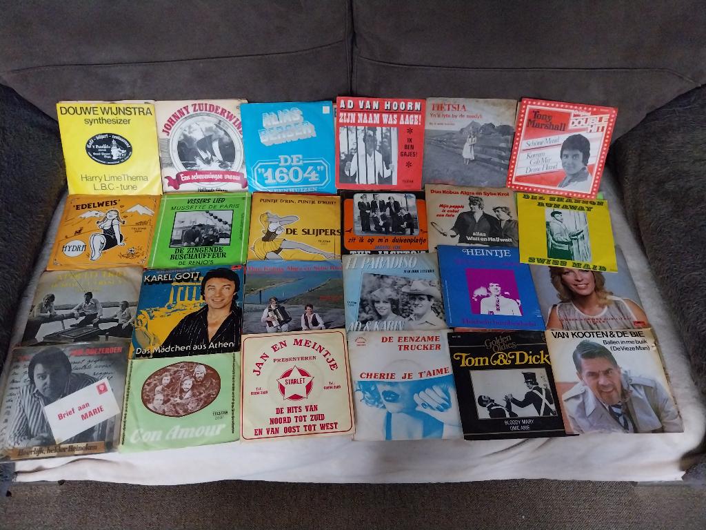 83 Vinyl singles, Ophalen of Verzenden, Gebruikt, Overige genres