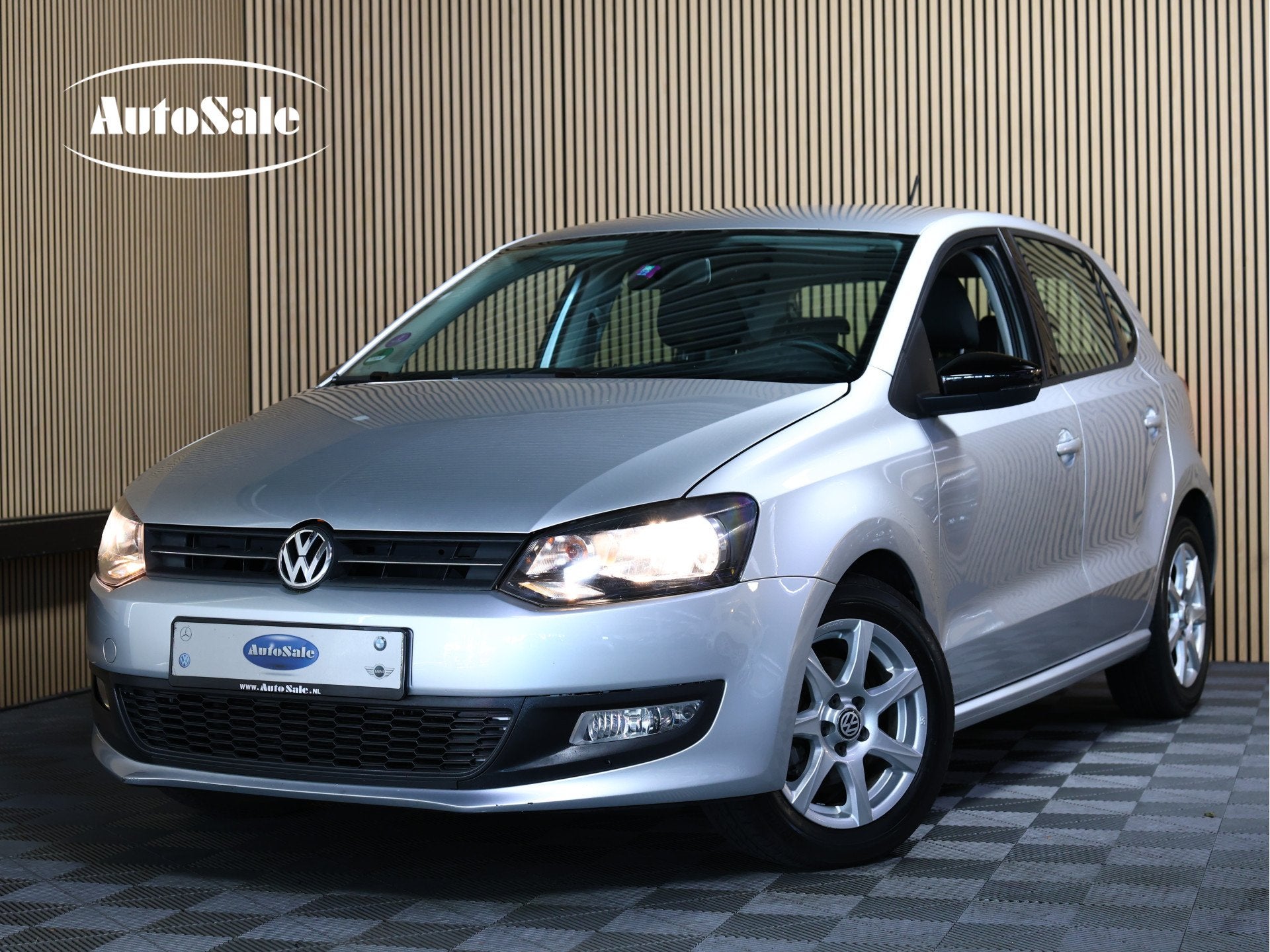 Volkswagen Polo 1.2 Easyline AVM CARPLAY AIRCO BLUETOOTH AUX, Auto's, Volkswagen, Voorwielaandrijving, Euro 5, 967 kg, 40 €/maand