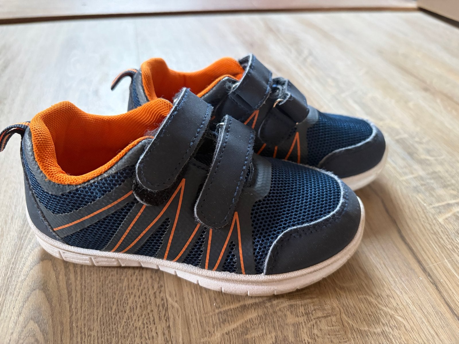 Comfortabele gymschoenen maat 28 voor jongens en meisjes, Kinderen en Baby's, Kinderkleding | Schoenen en Sokken, Ophalen of Verzenden