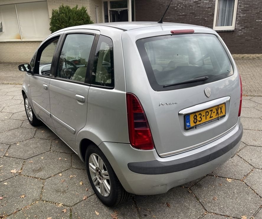 Lancia Musa 1.4-16V Nieuwe APK Inruil is mogelijk, Auto's, Voorwielaandrijving, 15 km/l, Gebruikt, 400 kg