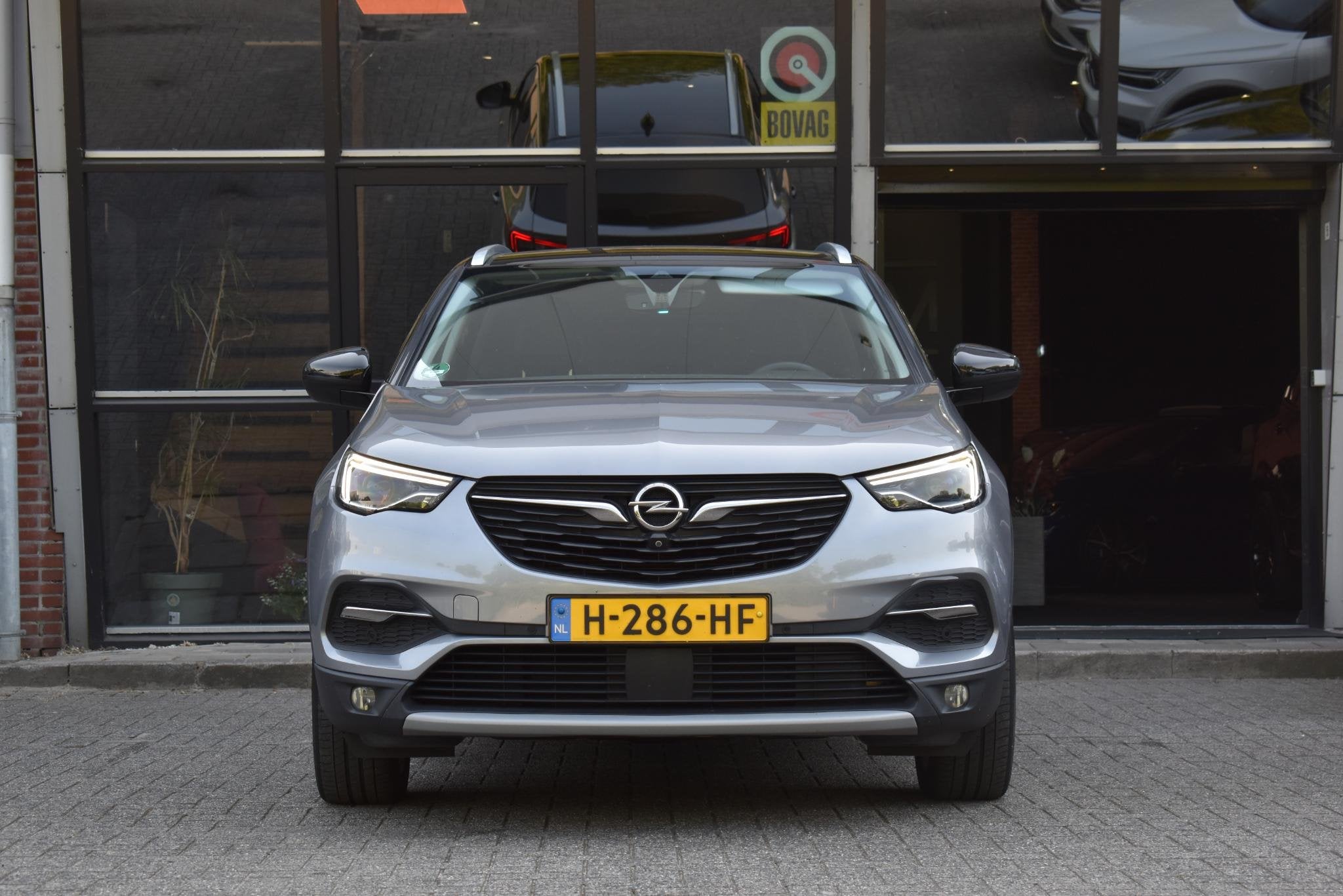 Opel Grandland X 1.6 Turbo Hybrid4 Innovation Keyless Stoelk, Auto's, Opel, Automaat, Dealer onderhouden, 77 km/l, 4 cilinders