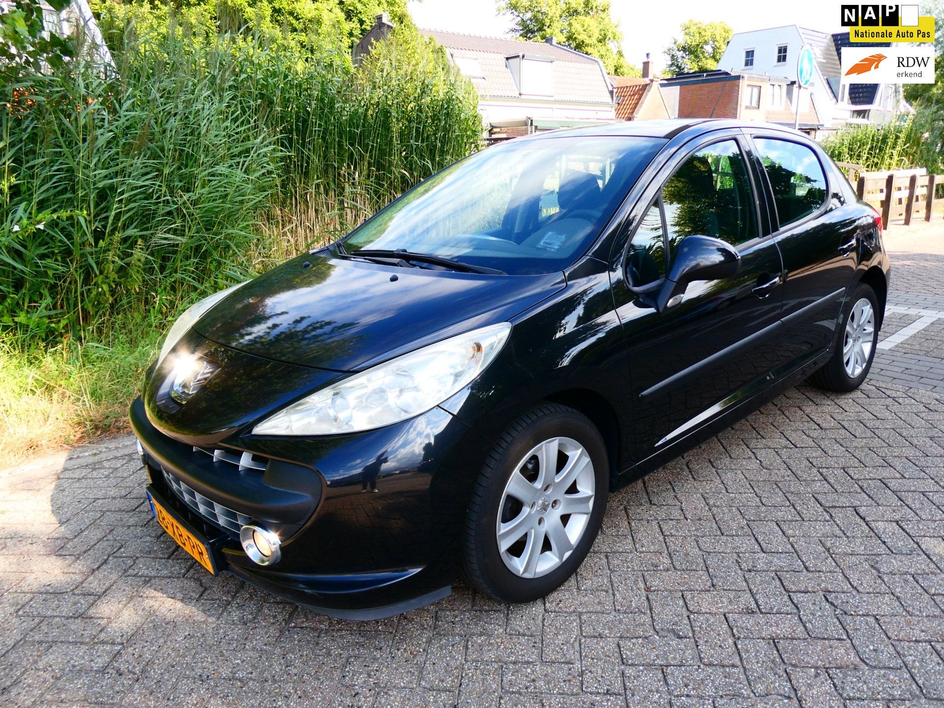 Peugeot 207 1.4-16V Color-line 5-deurs Airco Zuinig APK Juli, Voorwielaandrijving, Stof, 4 cilinders, Origineel Nederlands