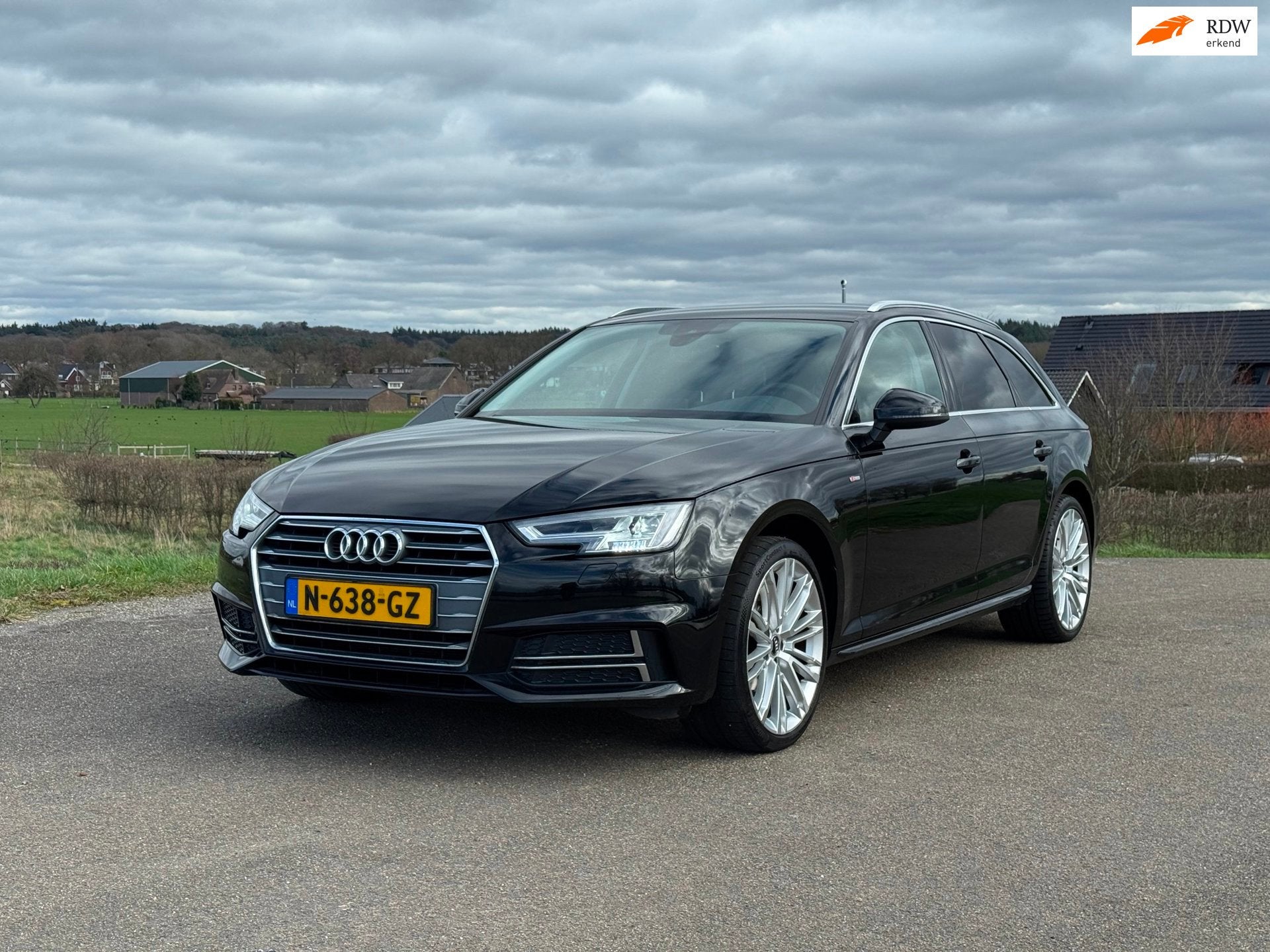 Audi A4 Avant 1.4 TFSI Design Pro Line Plus Automaat, Auto's, Gebruikt, 4 cilinders, 150 pk, Zwart