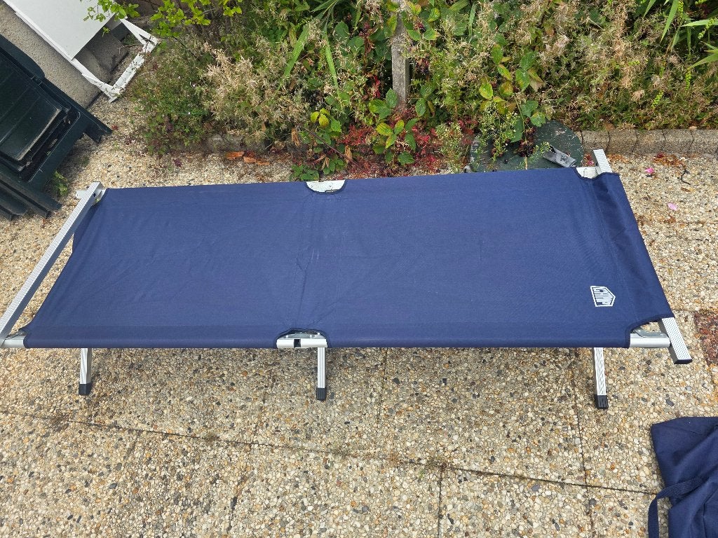 Nieuw Opvouwbaar campingbedje / veldbed - CAMP, Tuin en Terras, Ophalen, Nieuw, Aluminium, Inklapbaar