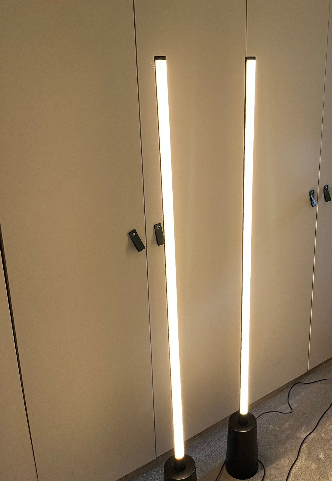 Twee Ikea Obegränsad staande staaflamp (limited), Ophalen, Overige fittingen, Zo goed als nieuw, Metaal