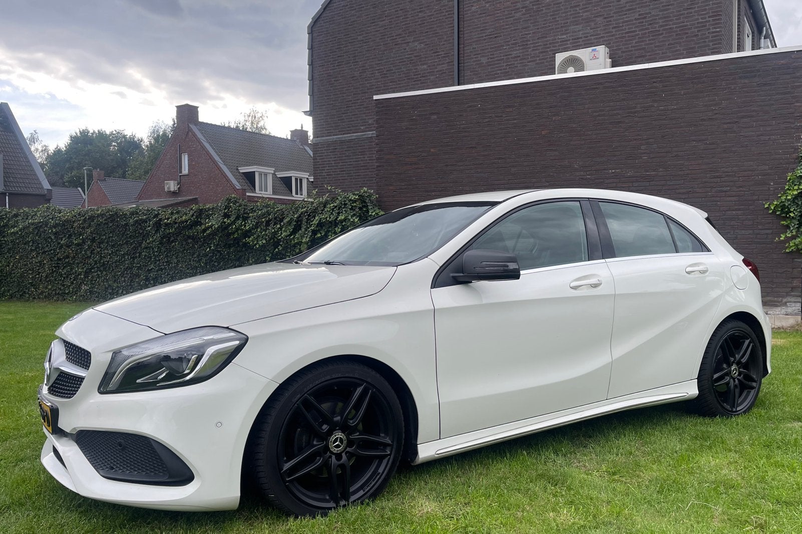Mercedes-Benz A-Klasse 180, Blue EFF Aut 7, airco, nap,AMG, Auto's, 1295 kg, 4 cilinders, Alcantara, 19 km/l