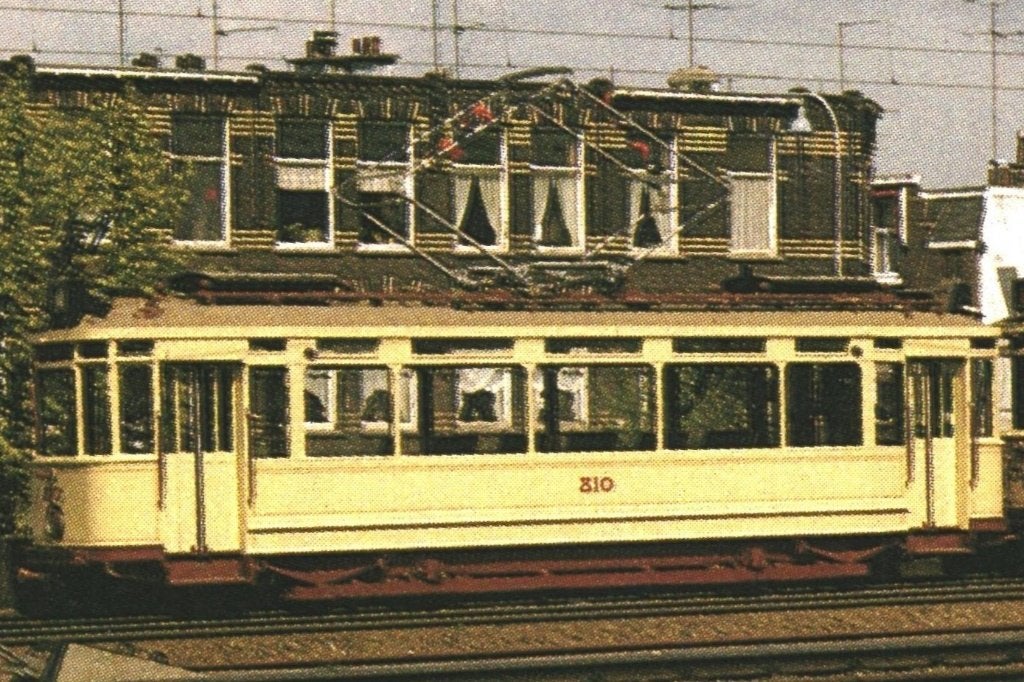 805304	Tram	Den Haag Motorwagen 810 en aanhangwagen 769, Ophalen of Verzenden, Gebruikt, Tram, Kaart of Prent