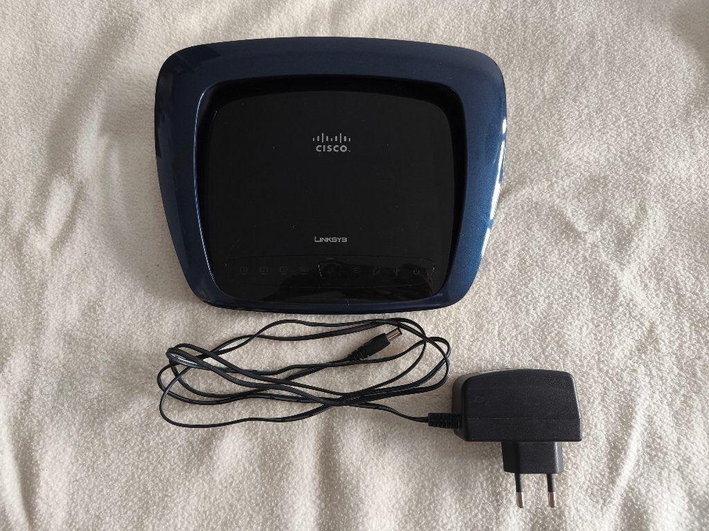 Linksys WRT610N v2 Dual-Band Wi-Fi Router, Computers en Software, Routers en Modems, Ophalen, Zo goed als nieuw, Router met modem