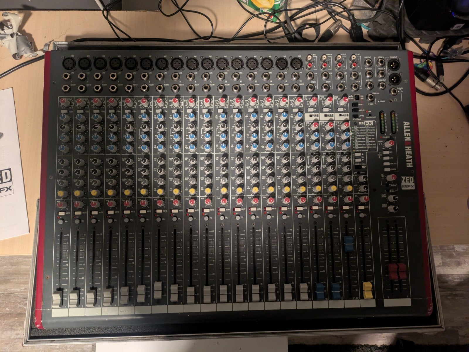 Allen & heath ZED22FX, Muziek en Instrumenten, Ophalen, Zo goed als nieuw, 20 kanalen of meer, Microfooningang